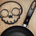 Moldes de calavera para huevos fritos